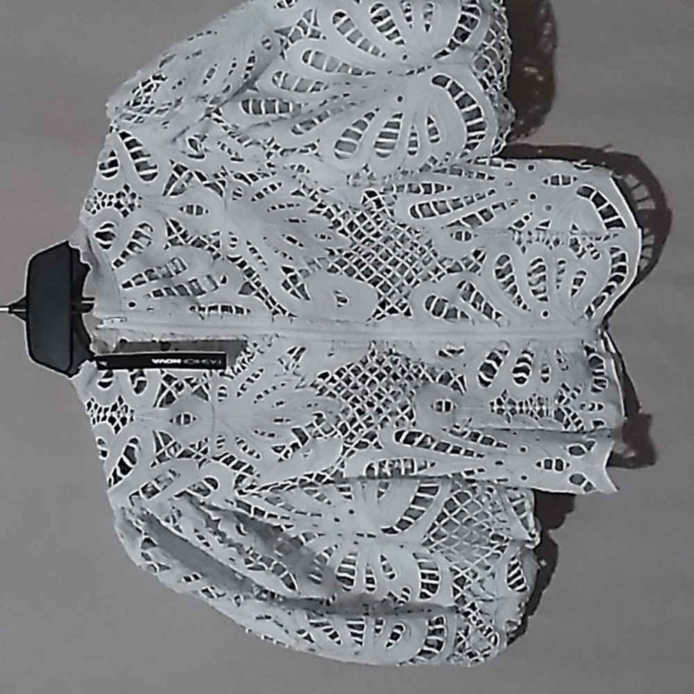Fashion Nova white puffy sleeve full zipper backed Women's Size medium - Picture 2 of 5